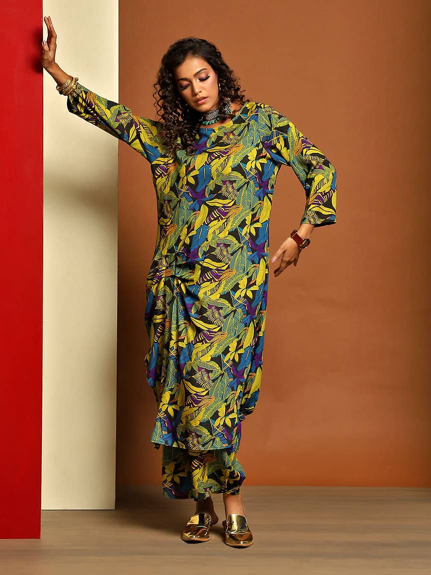 Elegant Kurti and Harem Set – Fusion of Style and Comfort