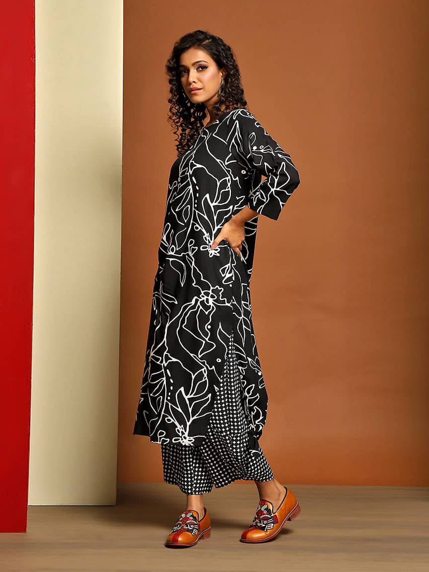 Alternative view of Elegant Kurti and Harem Set – Fusion of Style and Comfort