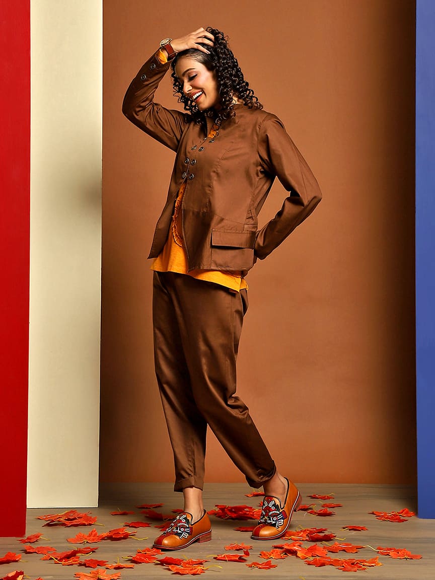 Alternative view of Elegant Stand Collar Jacket Set in Cotton Satin