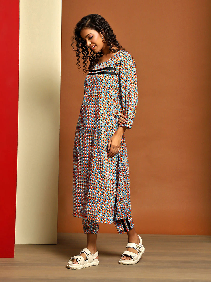 Alternative view of Etric Design Printed Kurta Set – Elevate Your Style with Contemporary Charm