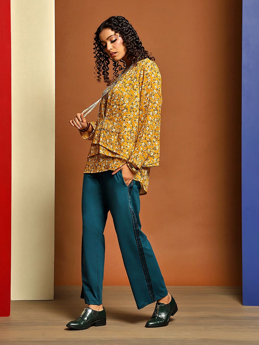 Alternative view of Versatile Printed Georgette Two-Piece Layered Top