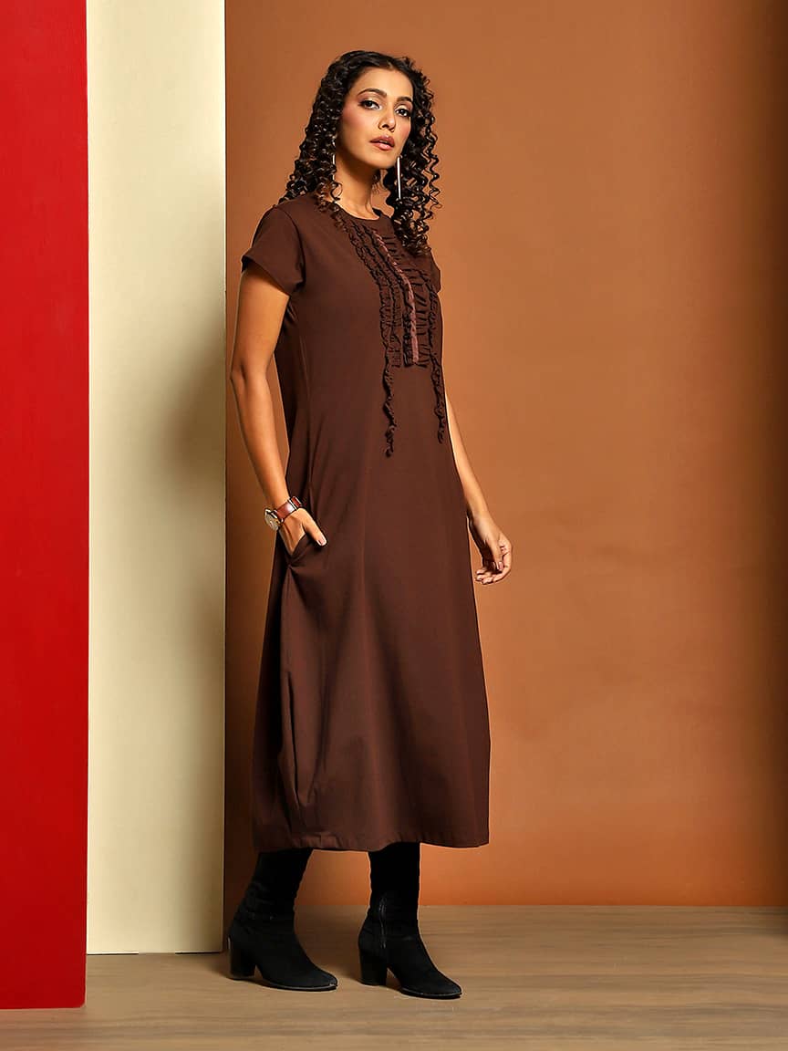Chic Midi-Length Lycra Jersey Dress with Raw Cut Ruffles and Ribbon Detailing