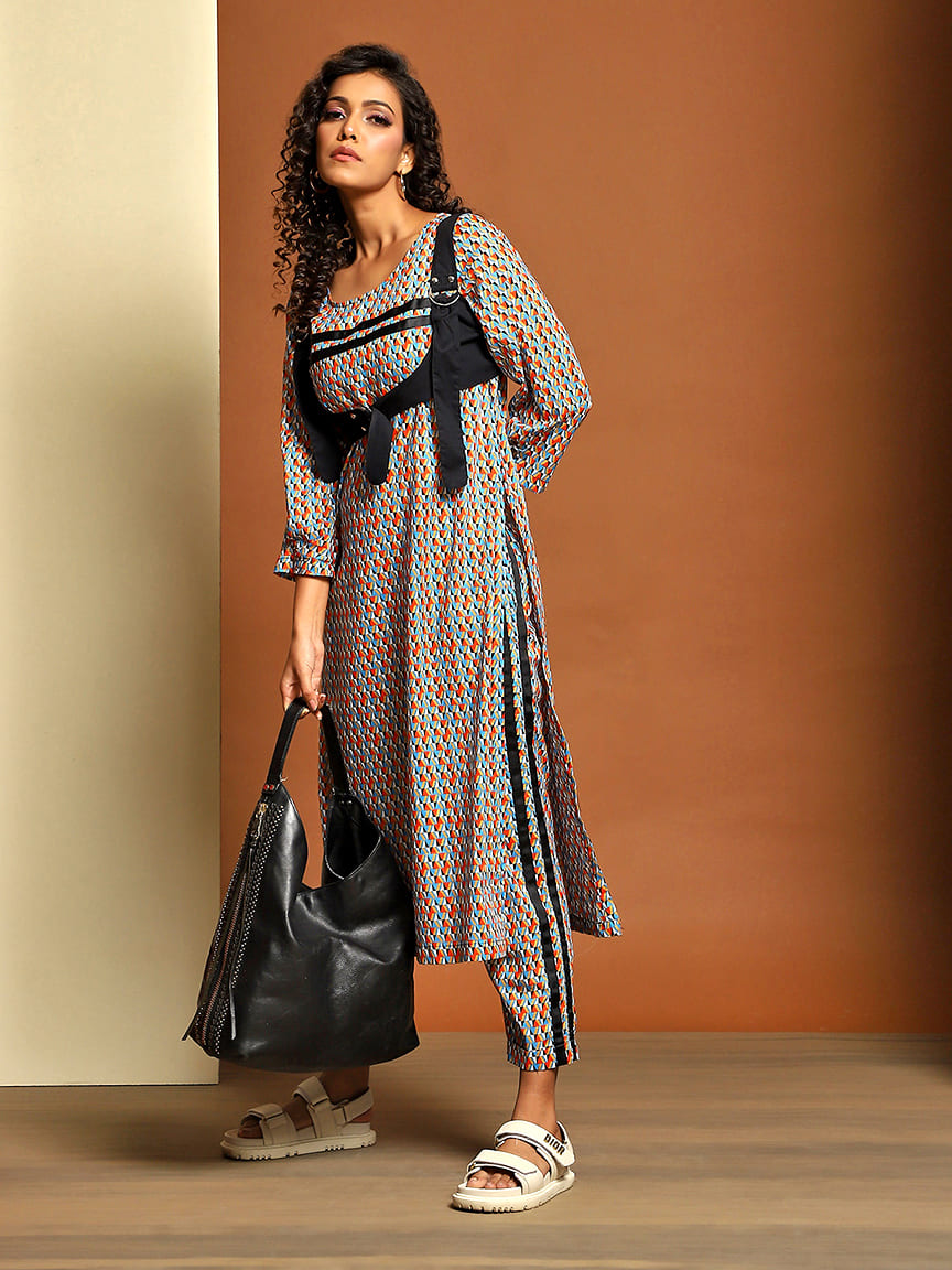 Our Freestyle Harness – Elevate Your Style with Versatile Detailing