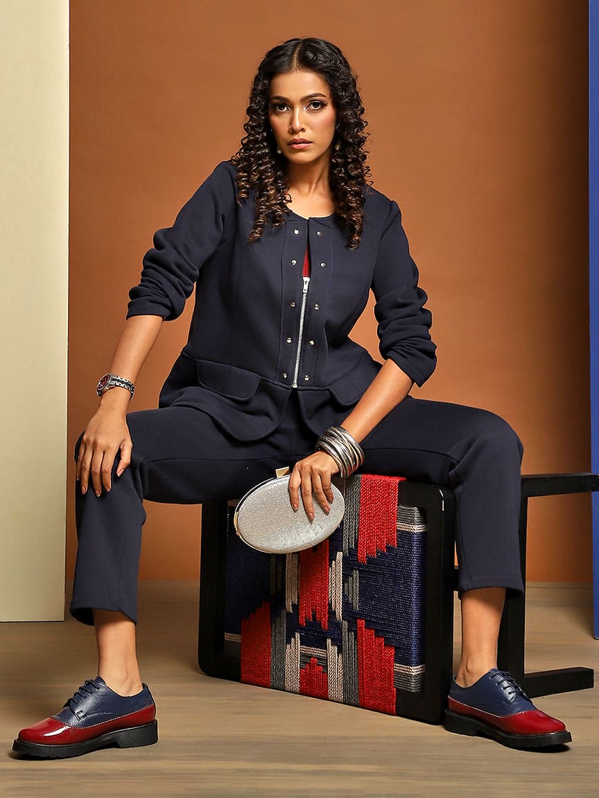 Chic Collarless Jacket in Soft Fleece Fabric - Image 5