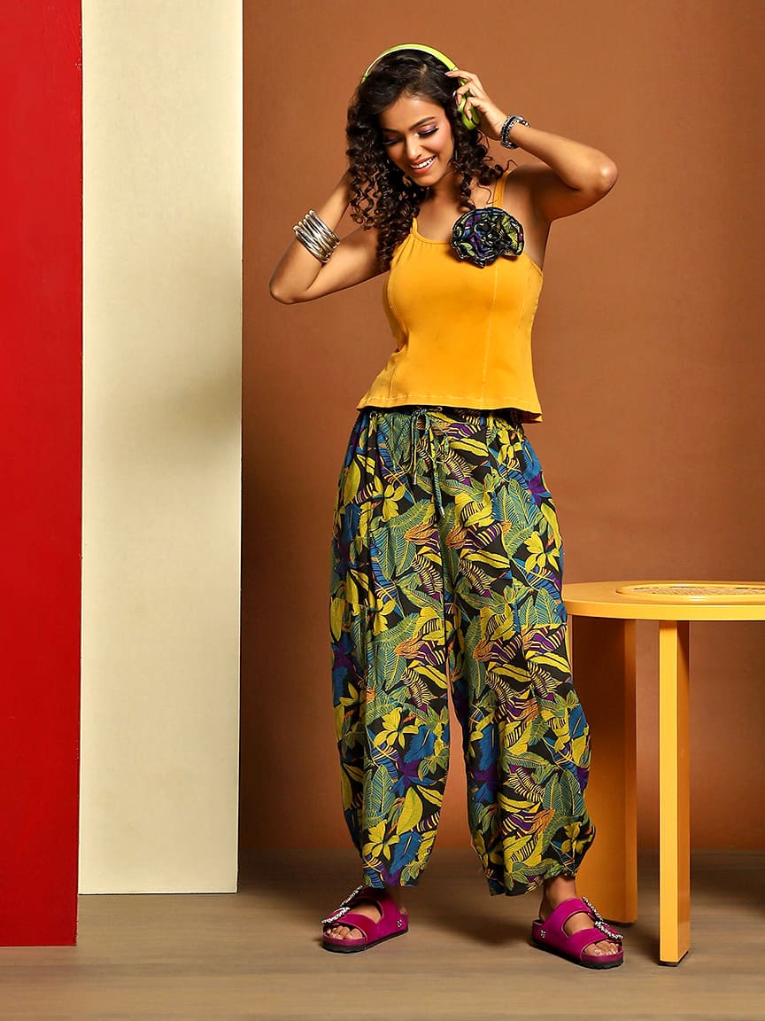 Tropical Printed Harem Pants – Effortless Comfort with Tropical Vibes
