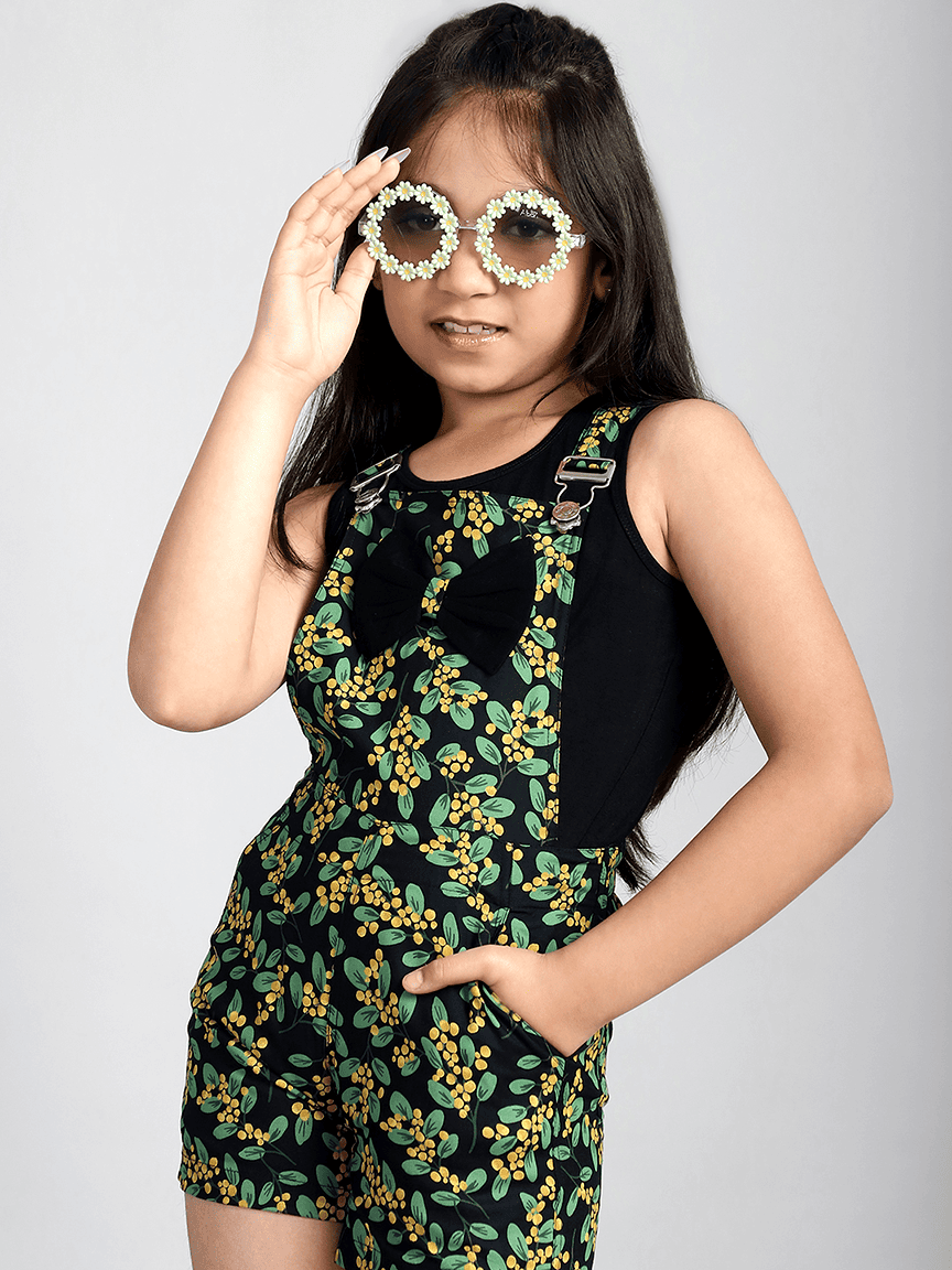 Baawri Girl Green Floral Printed Dungaree and Tee 2 pcs Set - Image 6