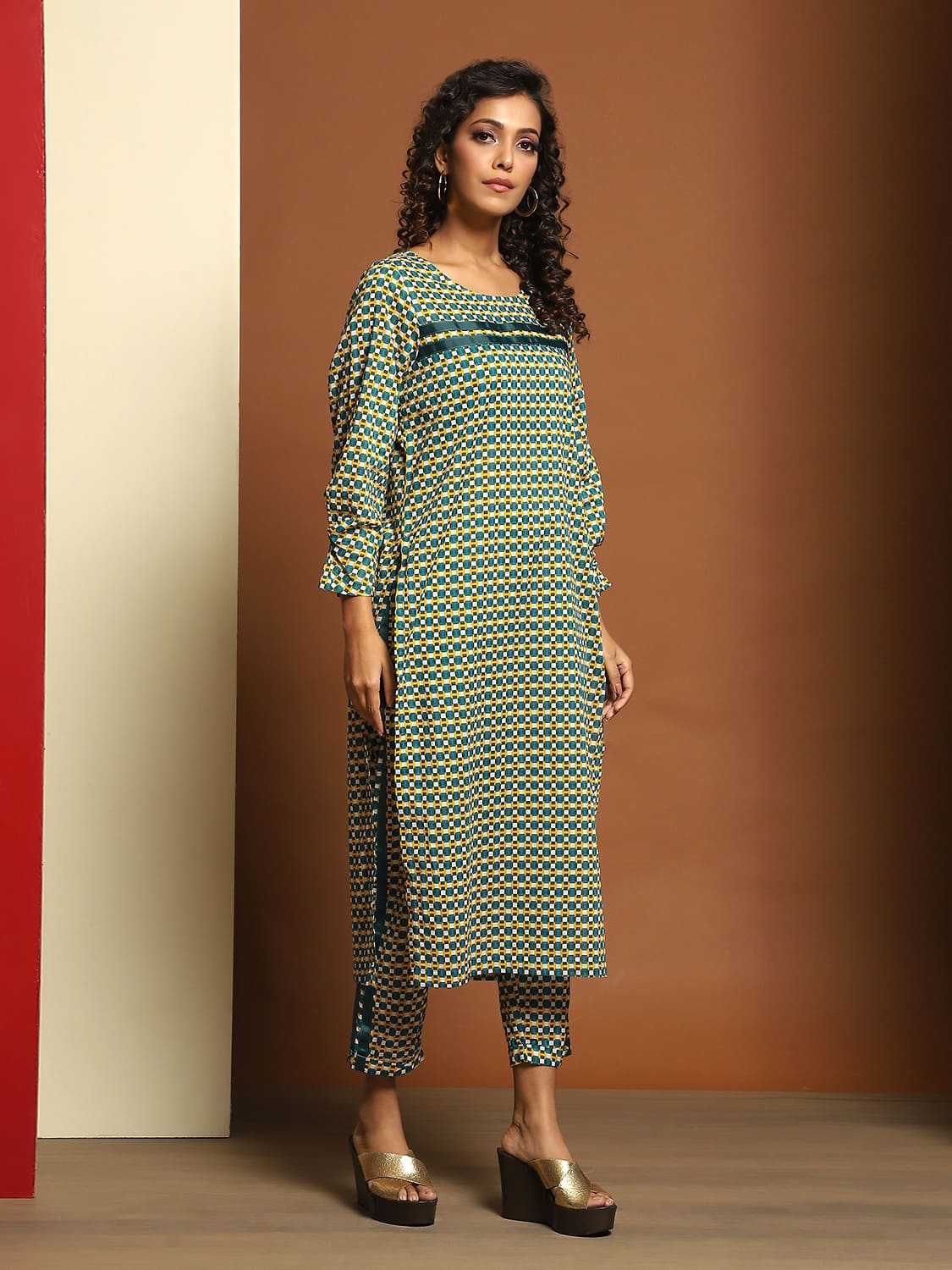 Alternative view of Etric Design Printed Kurta Set – Elevate Your Style with Contemporary Charm